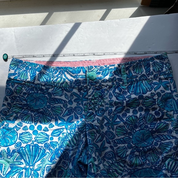LILLY PULITZER Blue and White Shell Sailors Valentine Print Shorts Size 0 - Picture 7 of 8